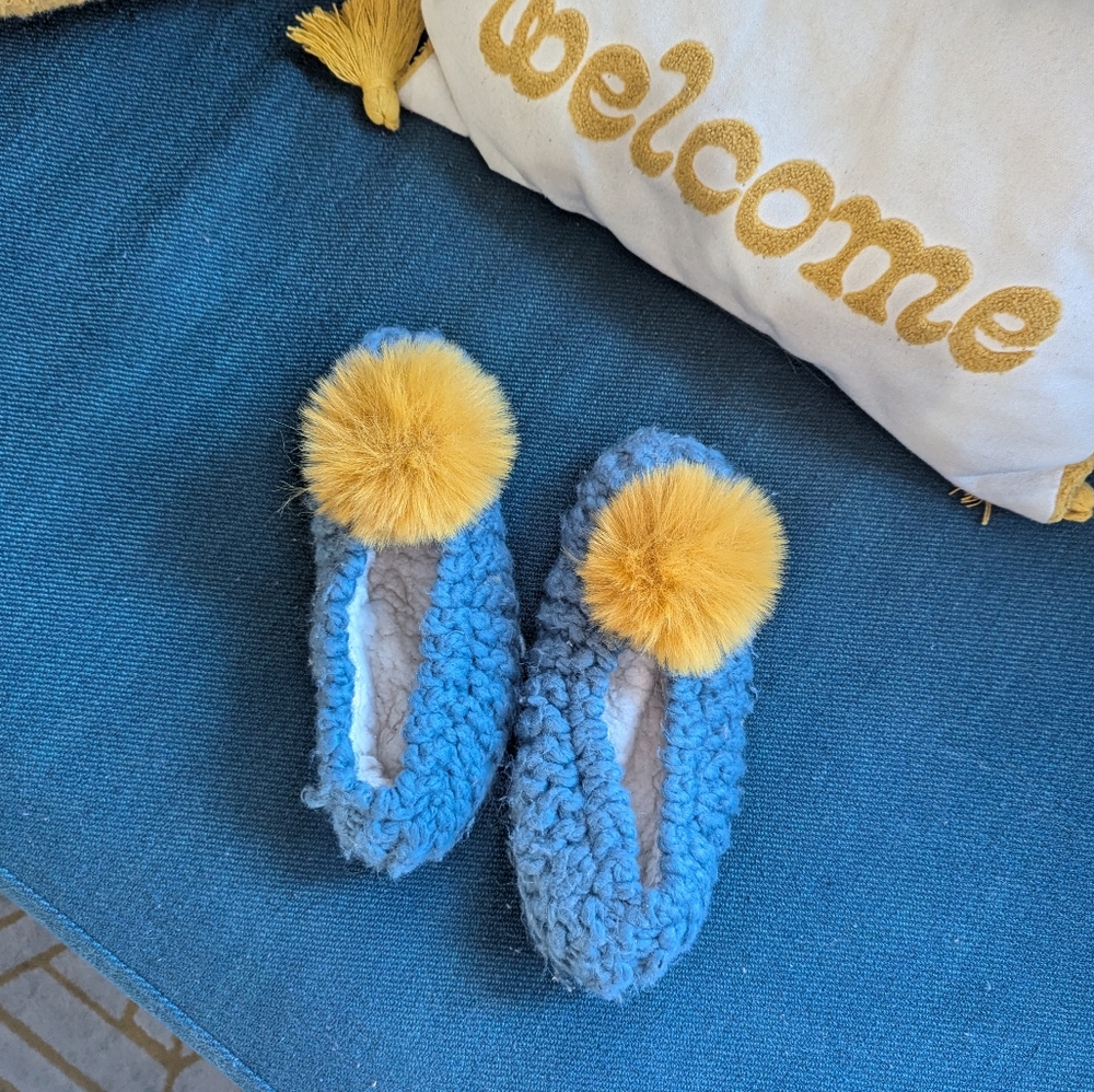 ANTHROPOLOGIE POMPOM SLIPPERS
